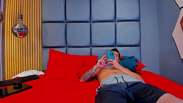 ZOE_GIANLUCA live sex cam