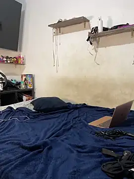 Moom_evil1177 live sex cam