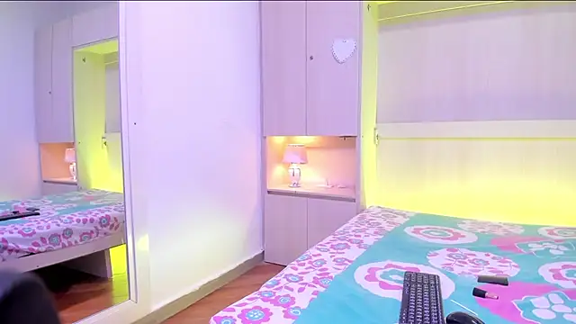 KellyKallahan's cam snapshot