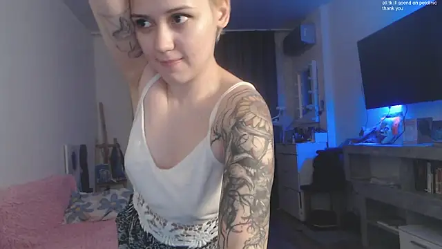 Kisi_misi's cam snapshot