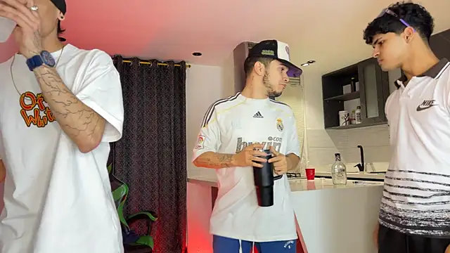 TheBatMansion live sex cam