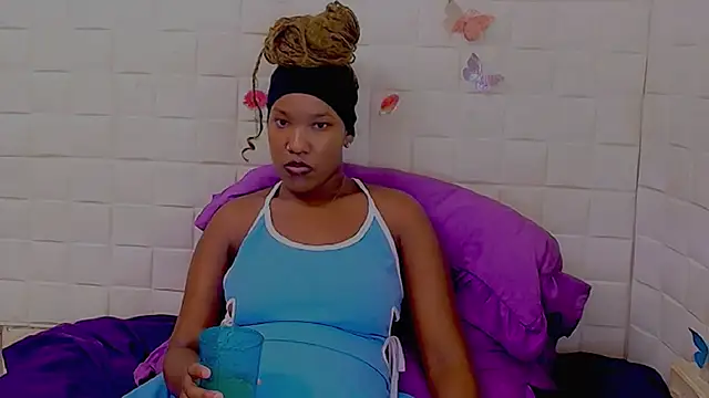 EroticSexyPrada's cam snapshot