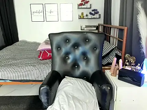 Urqueen_Angel69 live sex cam