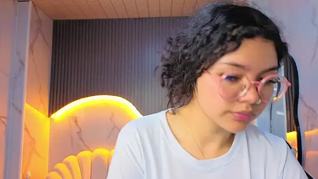 victoria_castillo_b's cam snapshot