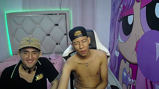 Exotic_twinks_'s cam snapshot