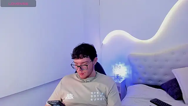 king_samuels's cam snapshot