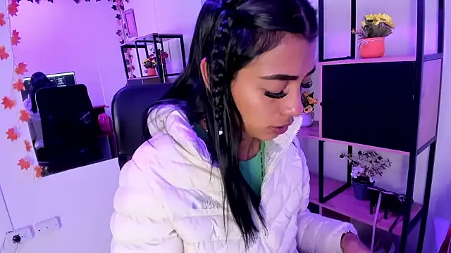 KarlaSlutSkinny__'s cam snapshot