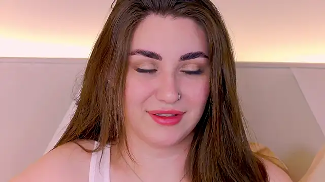 KiraBarlows live sex cam