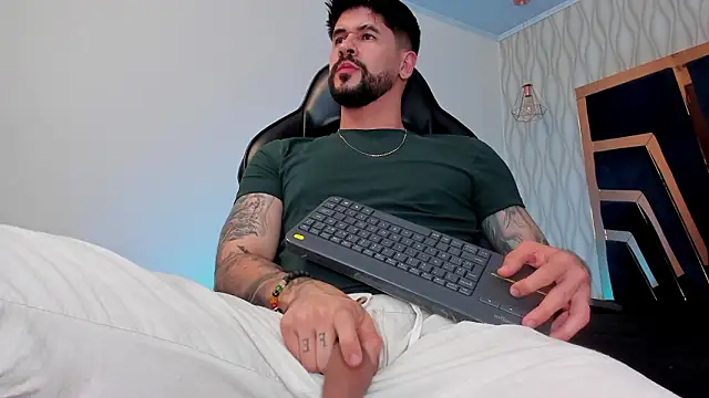 Petesevans live sex cam