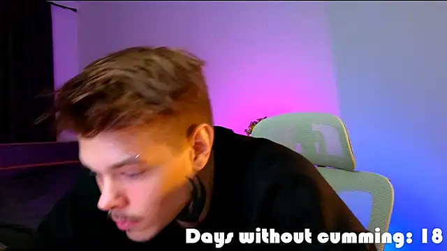 DENIS_HERE's cam snapshot