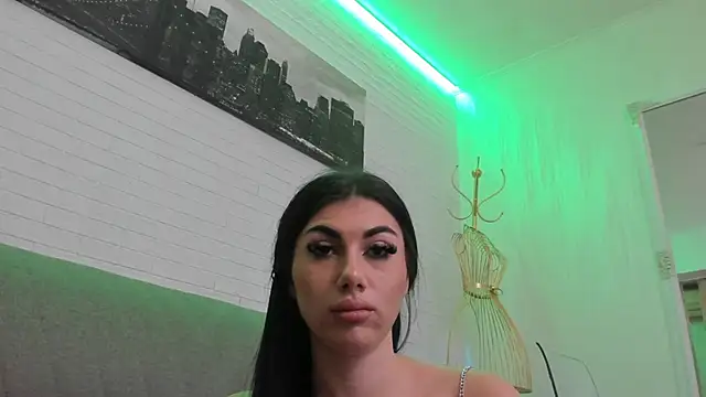 Kira_West's cam snapshot