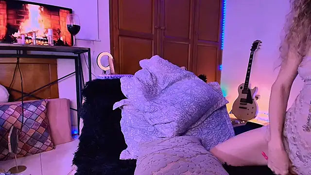 Giantonelawow live sex cam