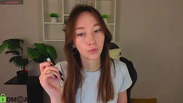 Miche1le_Allenne's cam snapshot