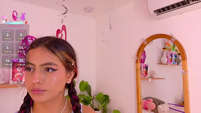 emily_bank's cam snapshot