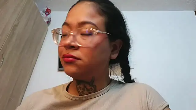 honeyblue_1 live sex cam