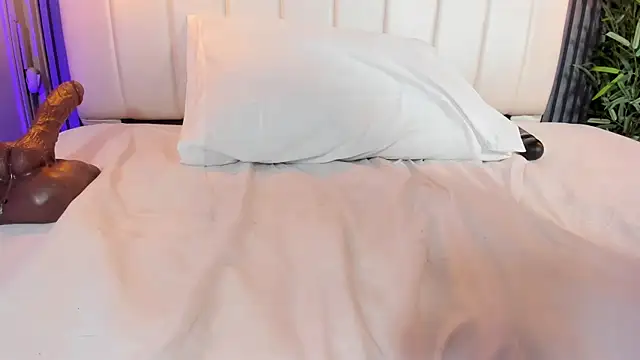 SaraRiley live sex cam