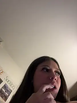 Alyshanon18 live sex cam