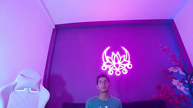 Noah_Greenhartt live sex cam