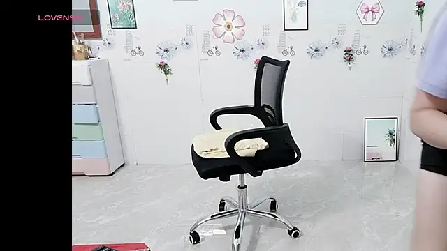 Lanian-99 live sex cam