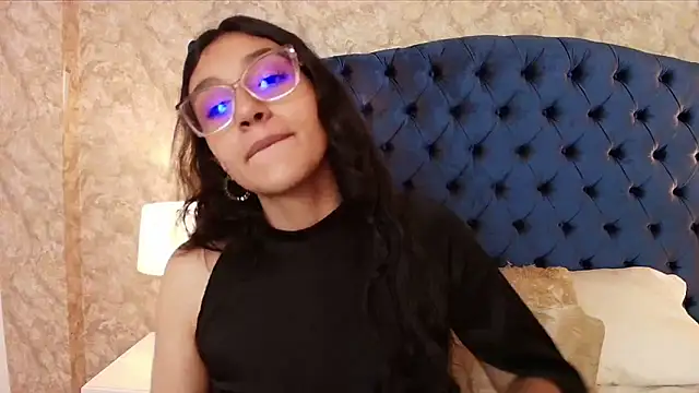 ValentiinaCruz live sex cam