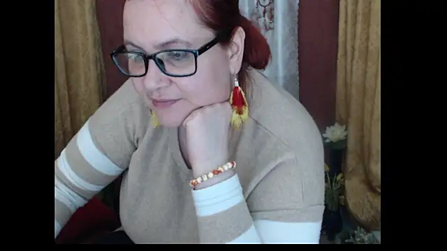 PlayfullMature's cam snapshot