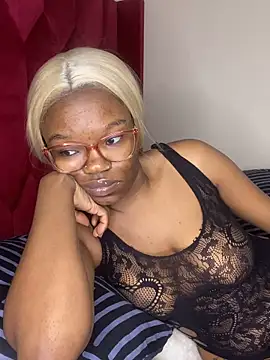 YummyMelanin117 live sex cam