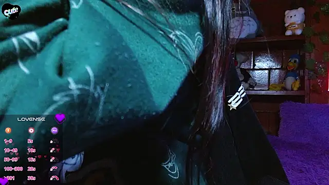 MidoriQuiinn live sex cam