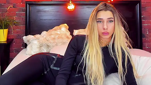 ChristynaRoss live sex cam