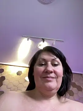 XLindaMilfX live sex cam