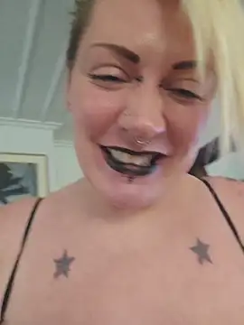 PinkTheHawk live sex cam