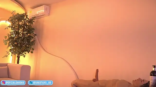 Dakota_Lee live sex cam