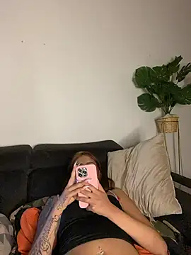 Hilary_pinkk live sex cam