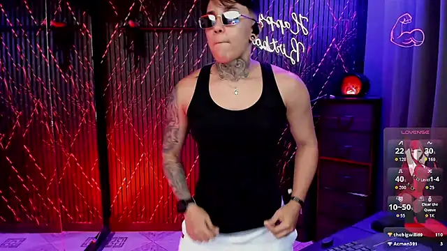 ZhoeStrong live sex cam