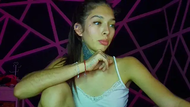 Katiesantana's cam snapshot