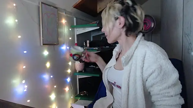 EvilFindomGoddess's cam snapshot