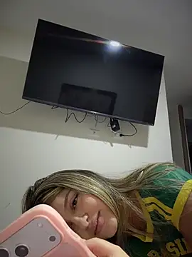 lunablossom_'s cam snapshot