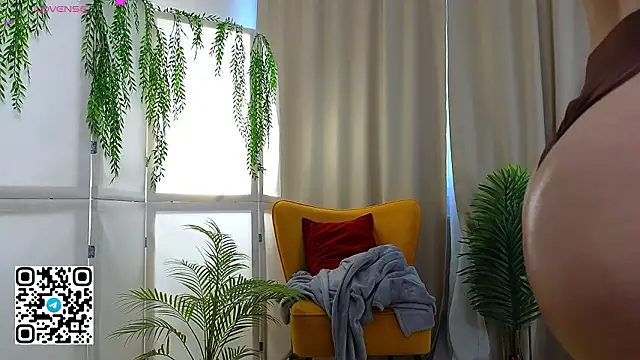 oliviabr0wn0 live sex cam