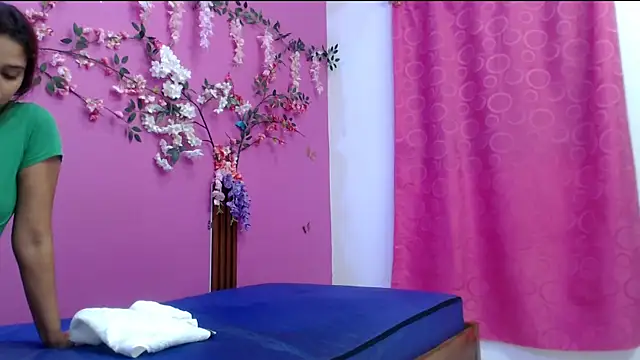 skinnybarbie022's cam snapshot