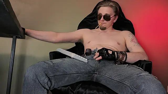 Vincent_Hardman live sex cam