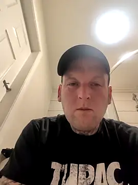 Xx32nlincsxX live sex cam