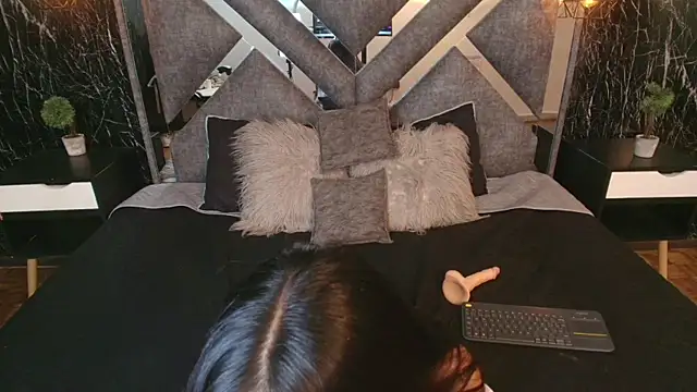 Annie_Thompson_'s cam snapshot