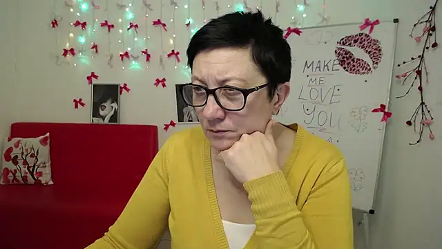 EmilyL0ve's cam snapshot