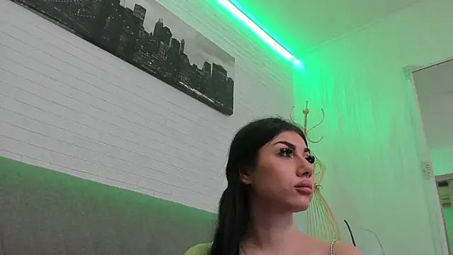 Kira_West's cam snapshot