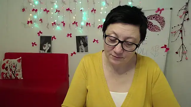 EmilyL0ve's cam snapshot