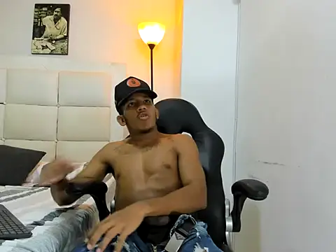 ricky_spensar23cm_'s cam snapshot