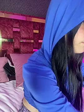 Veronicaa_lodge1's cam snapshot