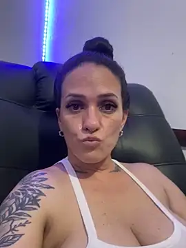 Donatellaaa07 live sex cam