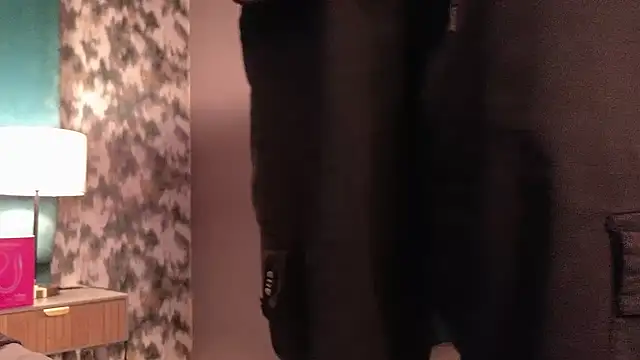 Aaron_Eze live sex cam