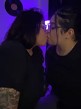 KittyTatts live sex cam