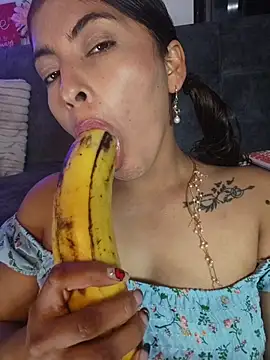 Fox_Roxxan live sex cam